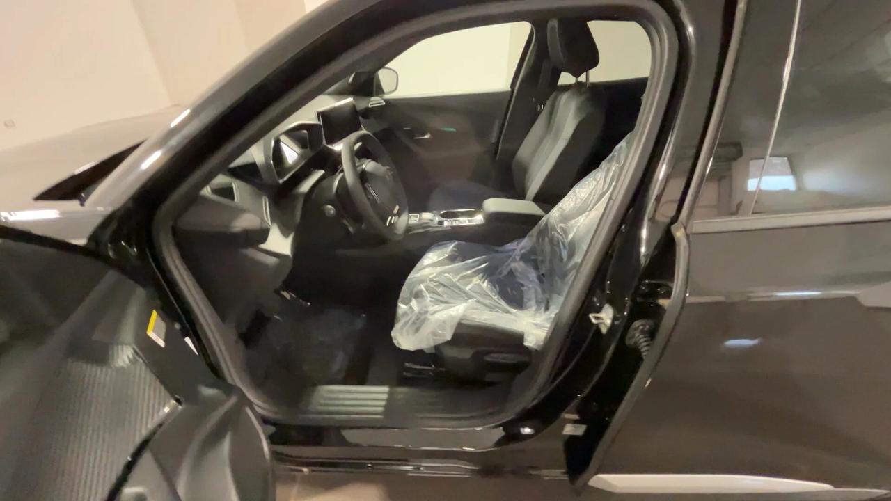 Peugeot 2008 motore elettrico 136 CV Allure Pack