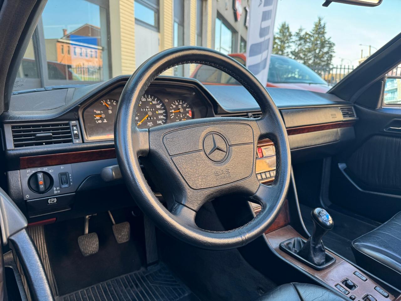 Mercedes-benz E-Series E 200 cabrio