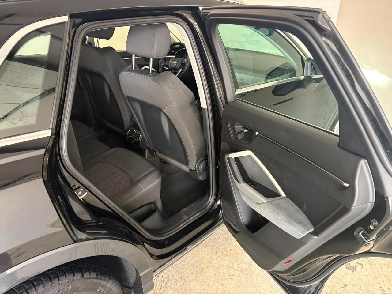 Audi Q3 35 2.0 tdi Business Advanced s-tronic