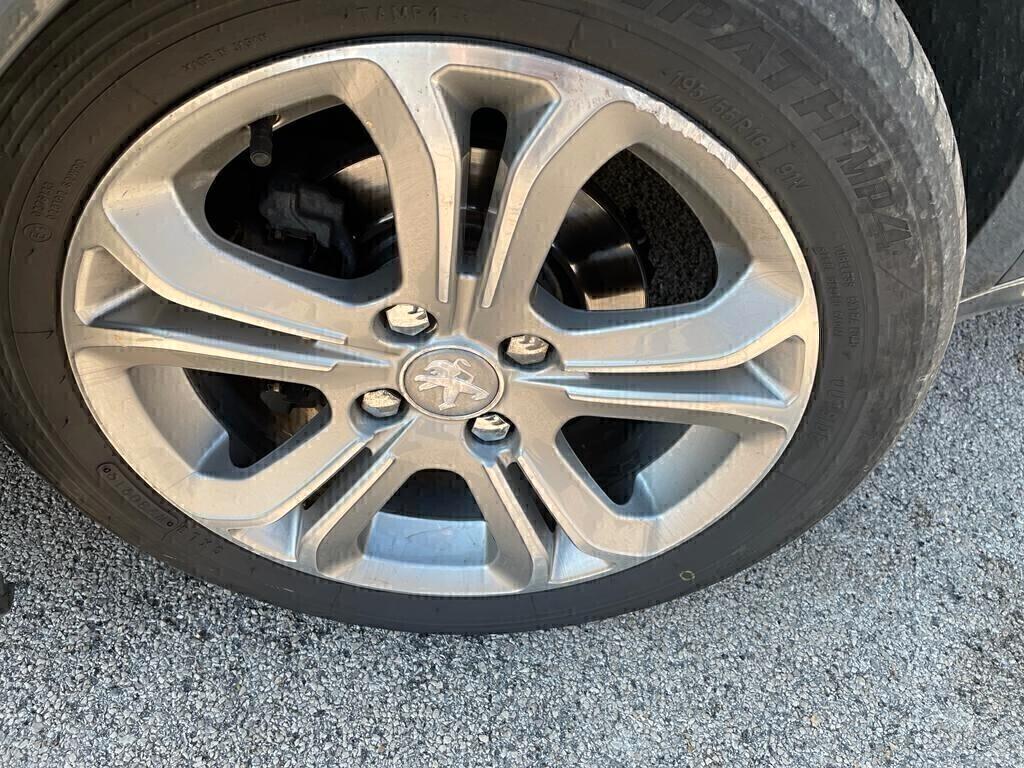 Peugeot 208 1.6 e-HDi 92 CV Stop&Start 5 porte Active Neopatentati