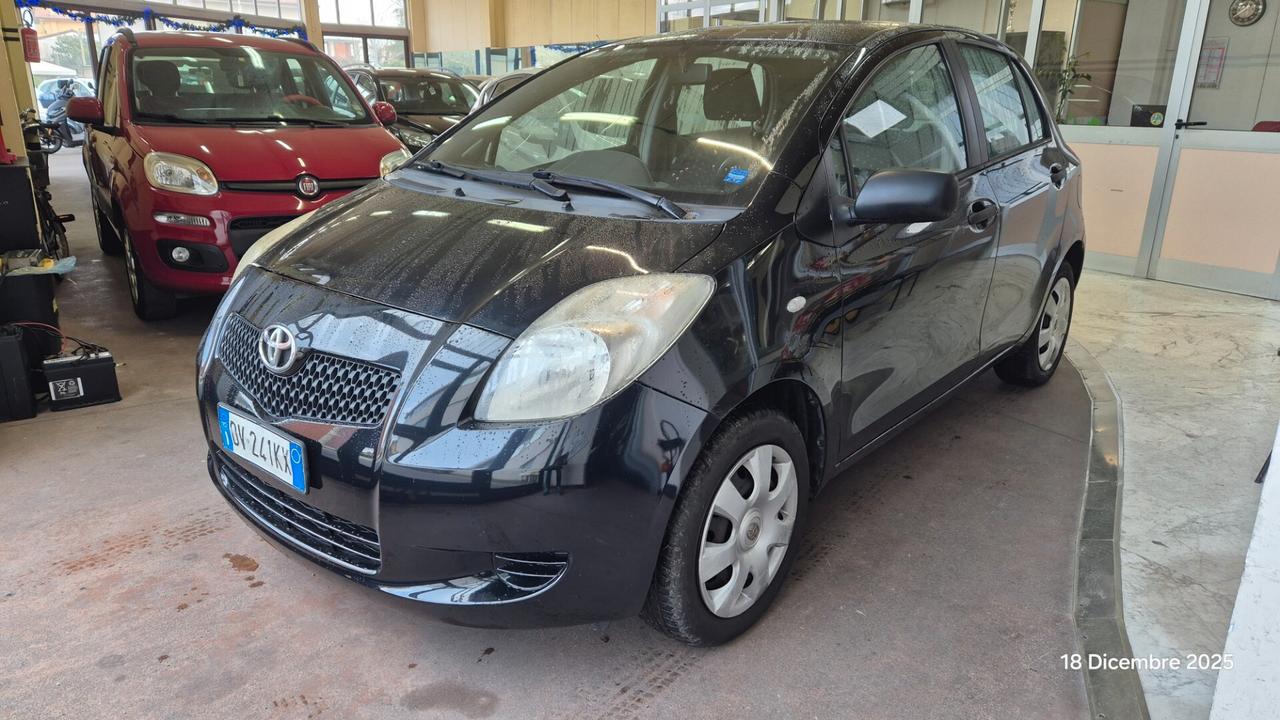 Toyota Yaris 1.0 5 porte Sol