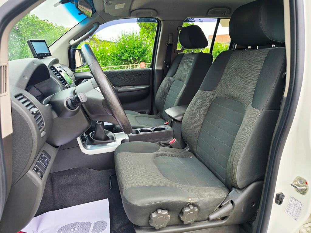 Nissan Navara 2.5 dCi 190CV 4 porte Double Cab LE