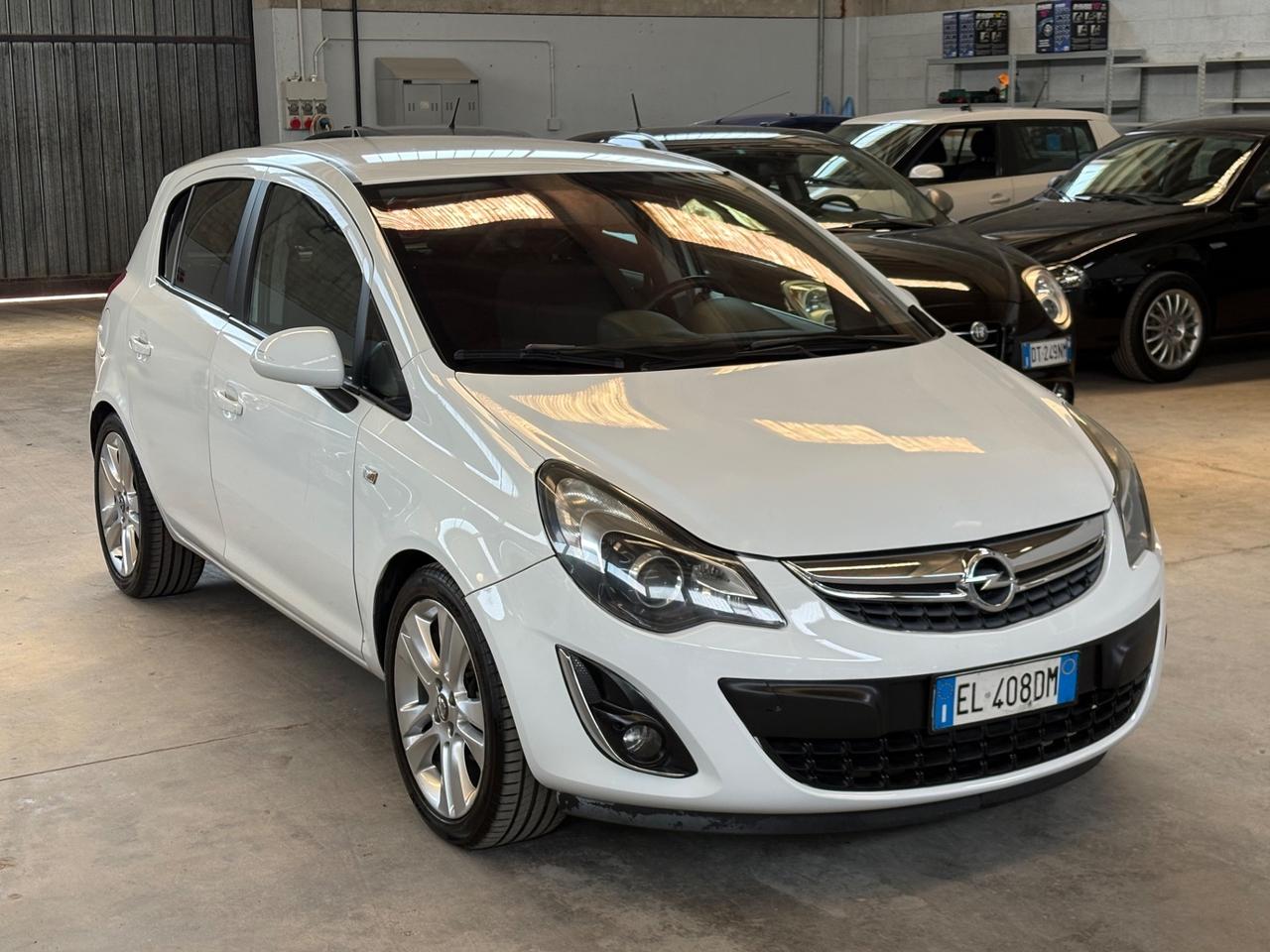 Opel Corsa 1.4 16V 5 porte Sport