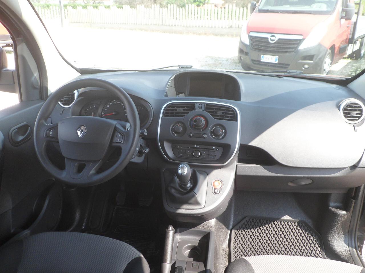 Renault Kangoo maxi 5 posti autovettura