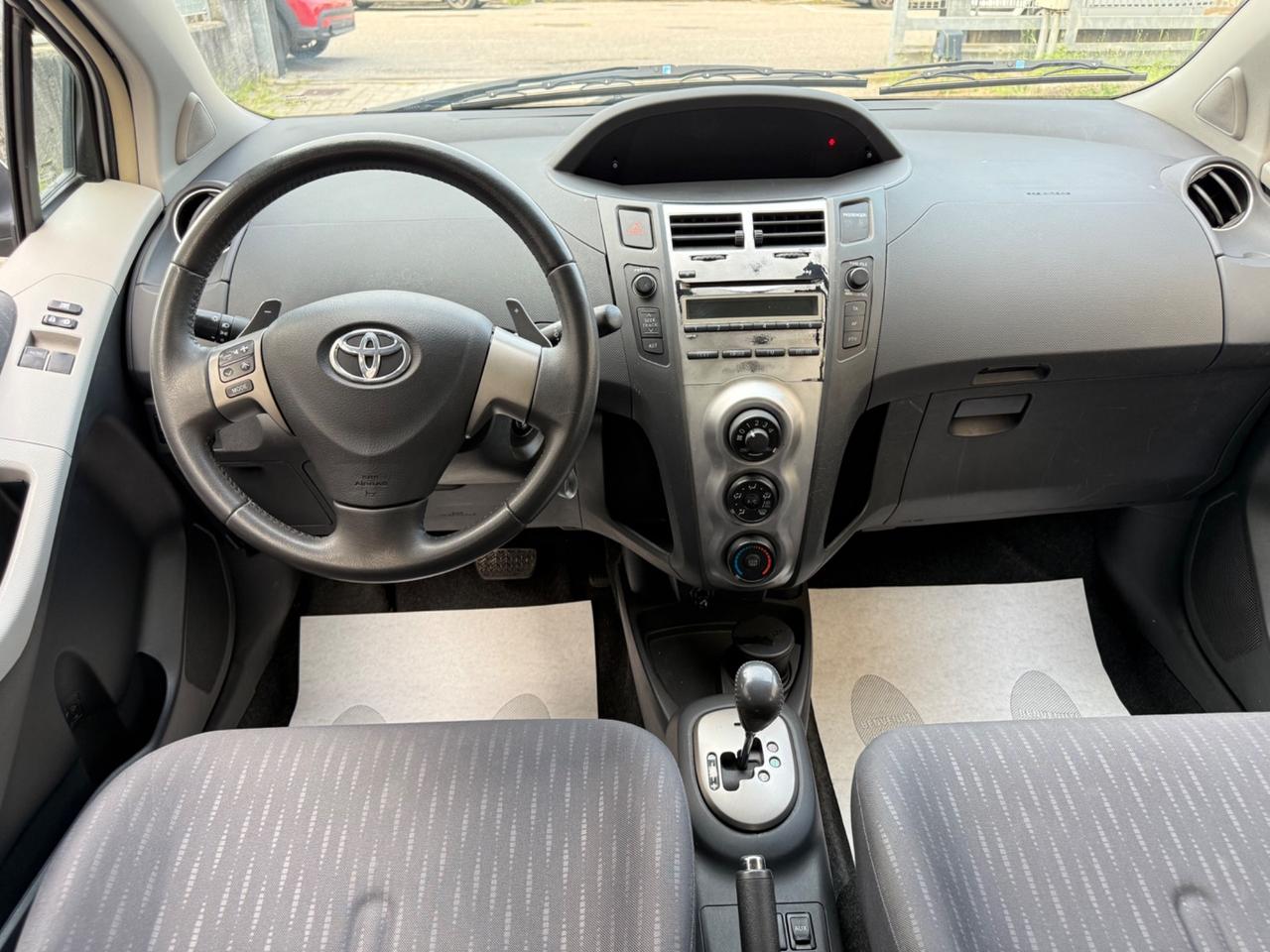Toyota Yaris 1.3 5 porte M-MT Automatik*Neopatentati