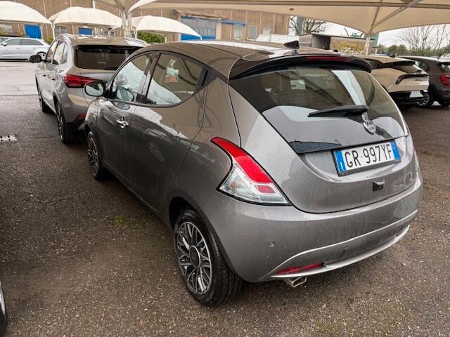 Lancia Ypsilon 1.0 FireFly 5 porte S&S Hybrid Platino