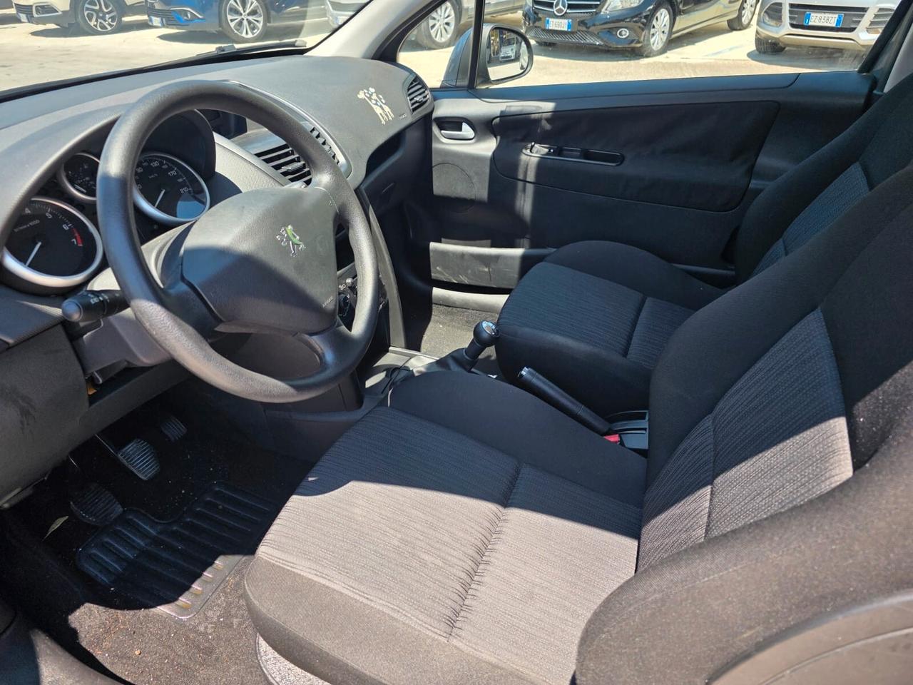 Peugeot 207 1.4 8V 75CV 3p. ONE Line