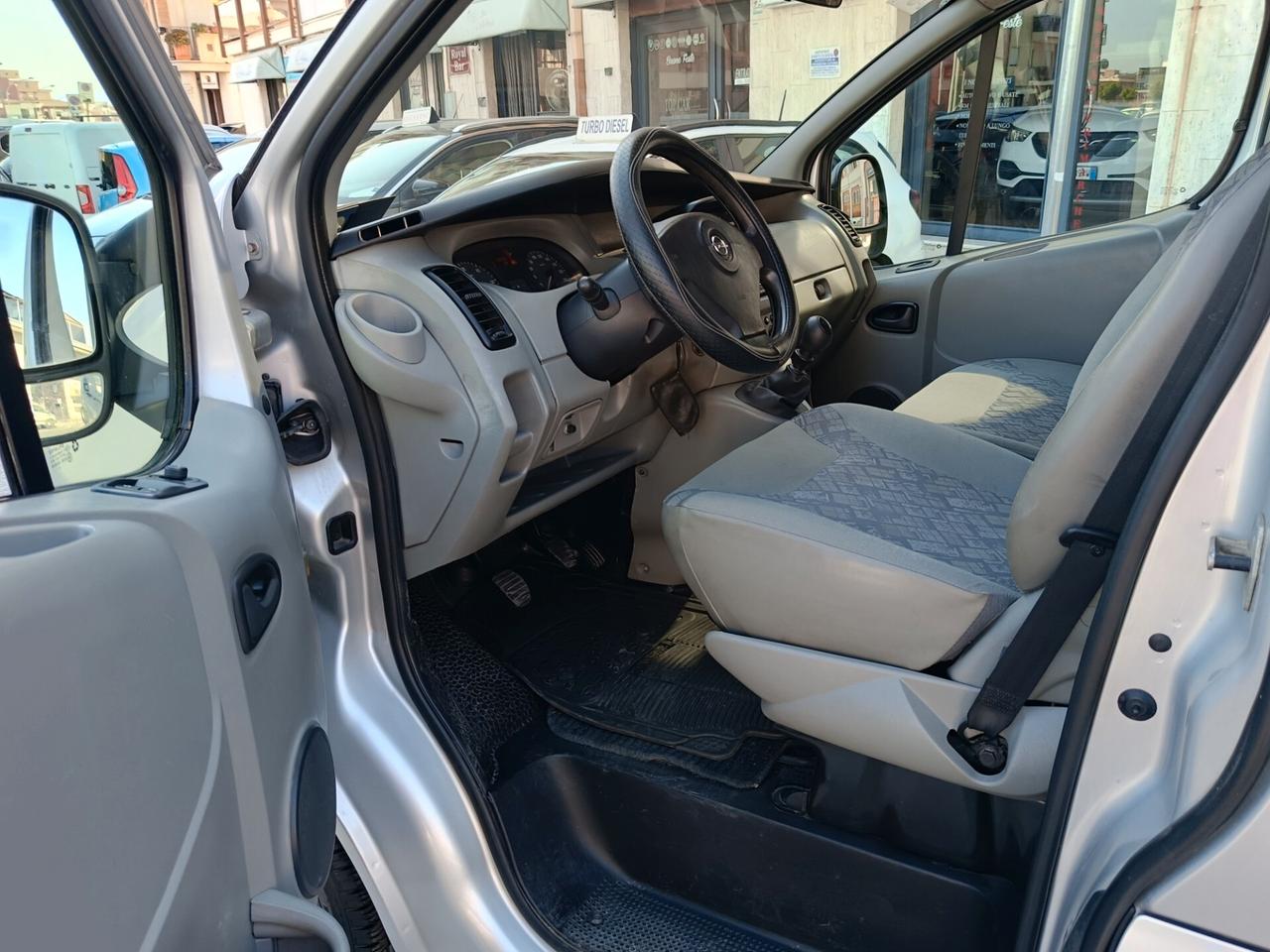 Opel Vivaro 29 2.5 CDTI/135CV PC-TN Combi