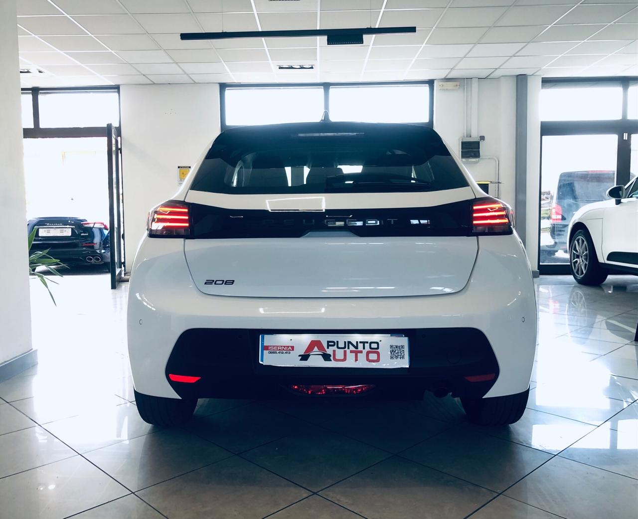 Peugeot 208 1.2 benzina neopatenti 15mila km