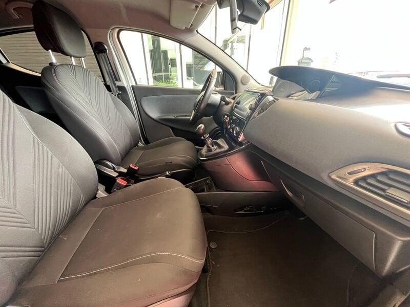 Lancia Ypsilon 1.0 FireFly 70cv S&S Hybrid GOLD