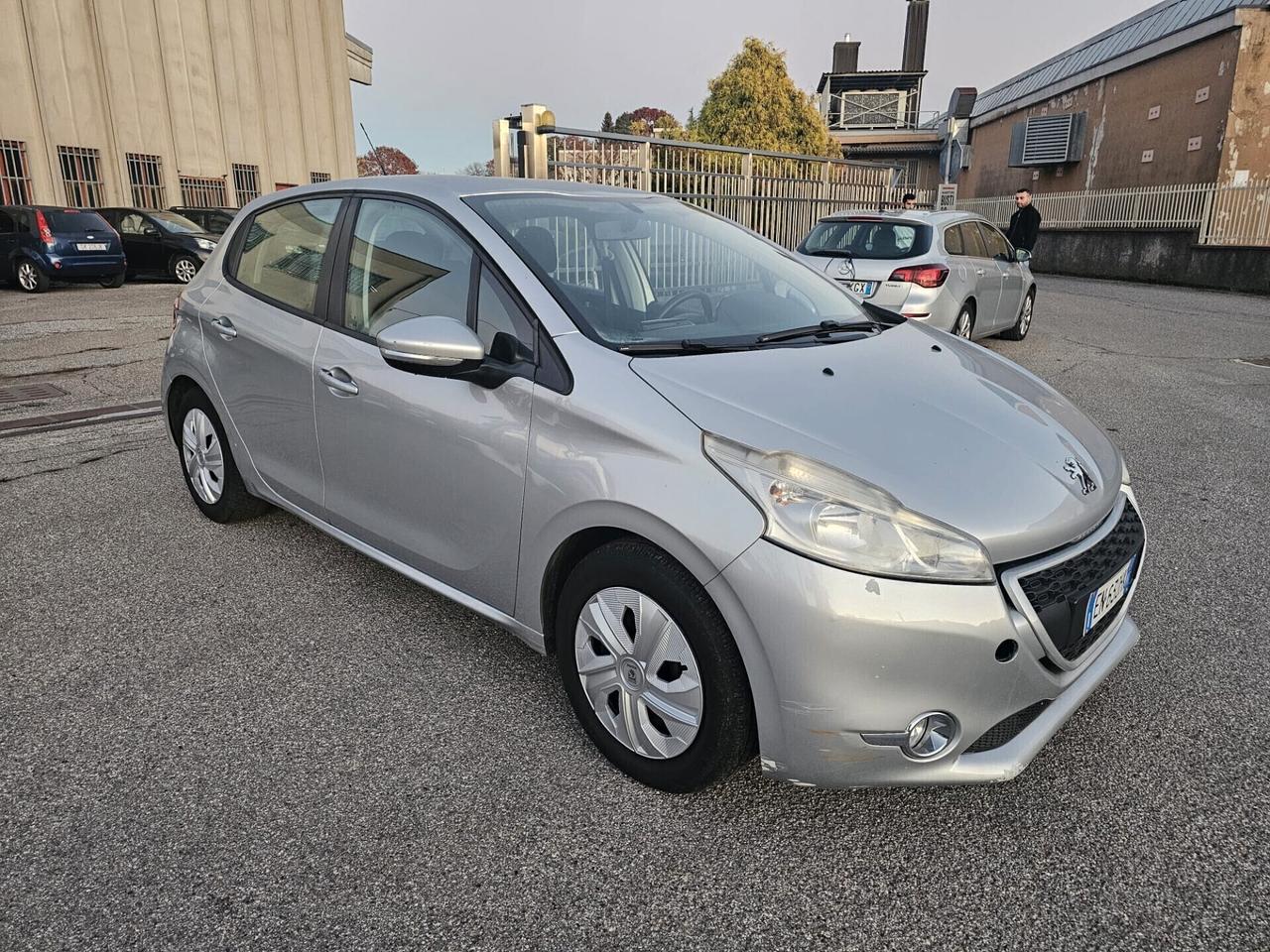 Peugeot 208 benzina