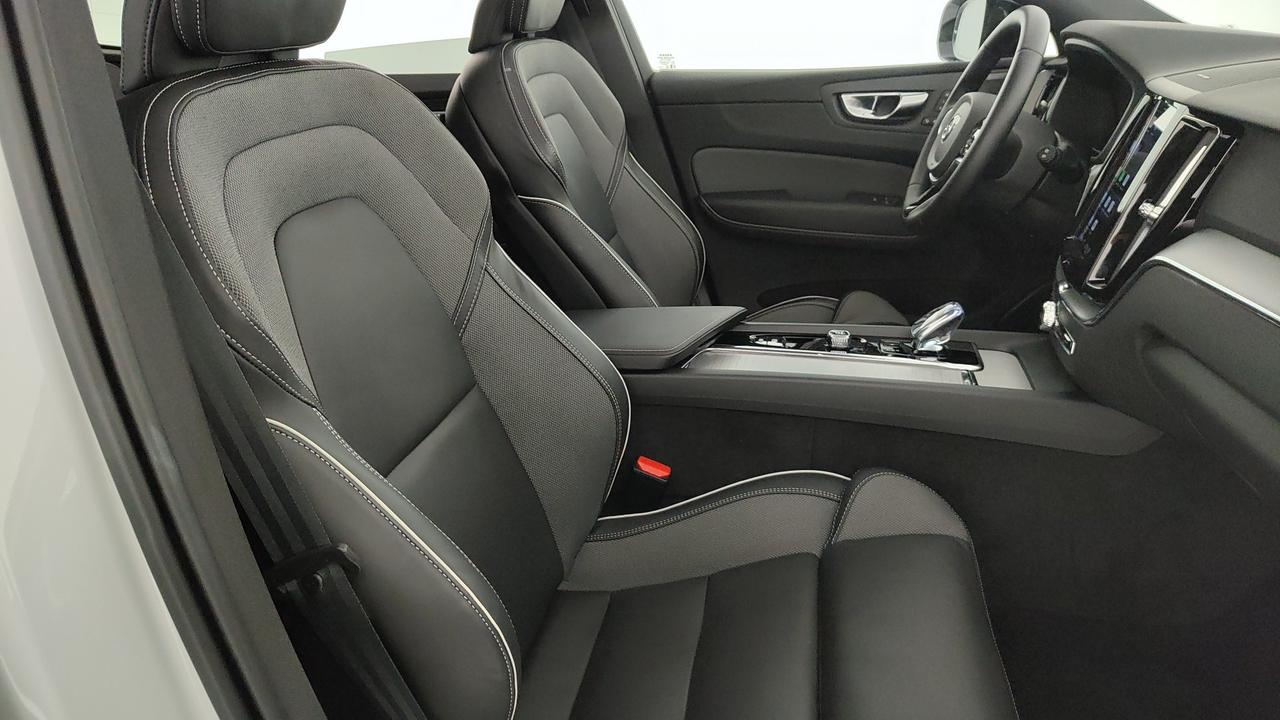 VOLVO XC60 2.0 t6 phev Ultra Dark awd auto