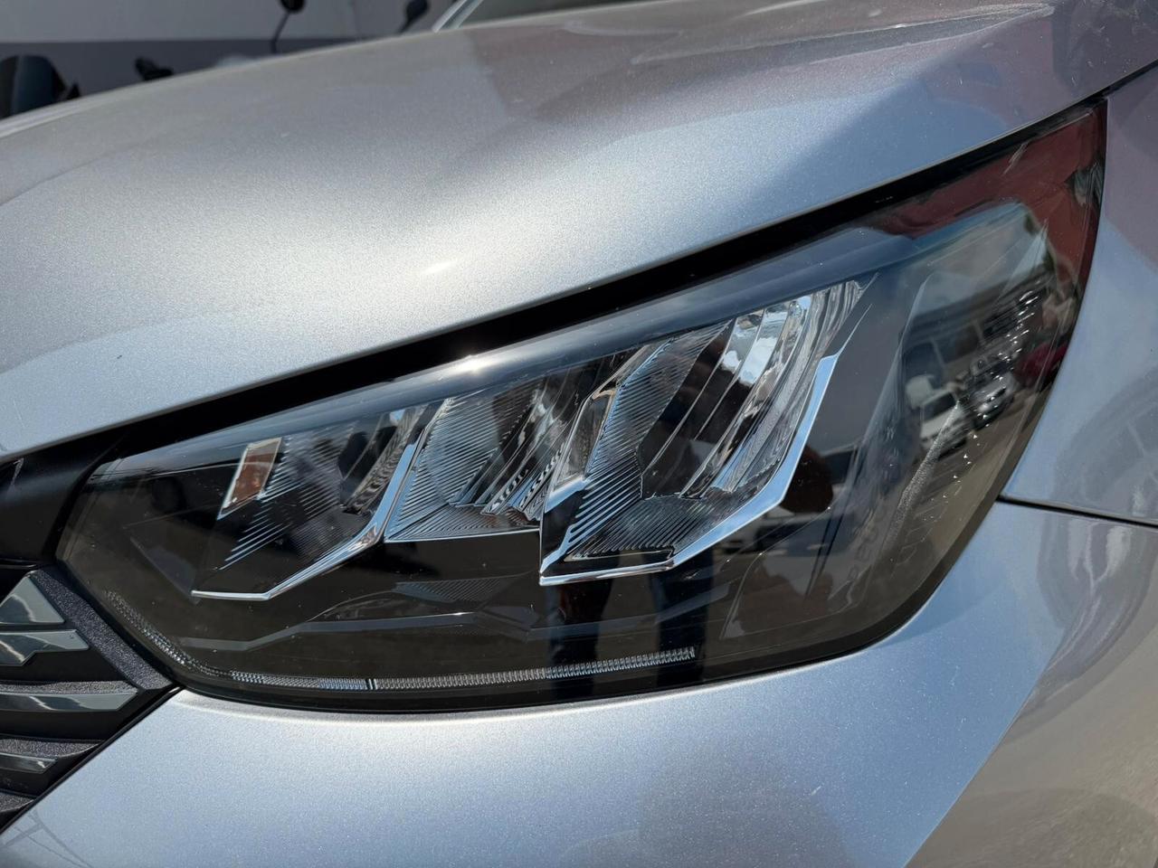 Peugeot 2008 PureTech 2024 UNIPRO 40000km!!!