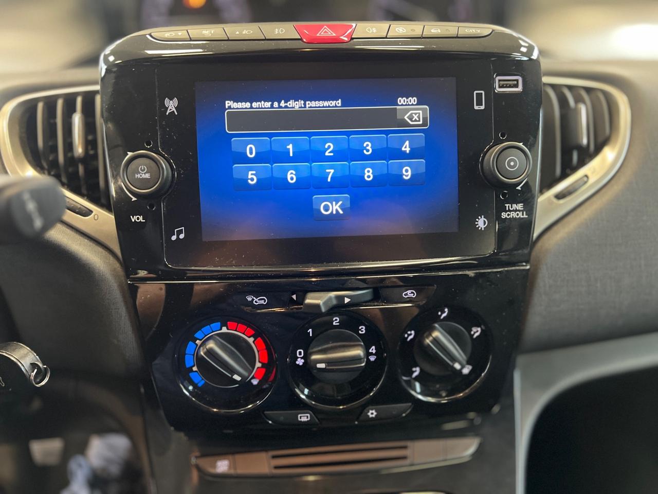 Lancia Ypsilon 1.0 FireFly 5 porte S&S Hybrid Gold