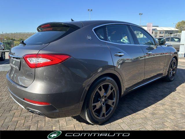 MASERATI Levante V6 AWD Granlusso - Interni Ermenegildo Zegna -