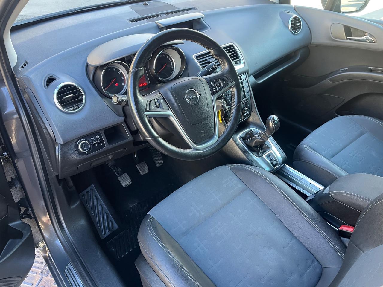 OPEL MERIVA - NEOPATENTATI