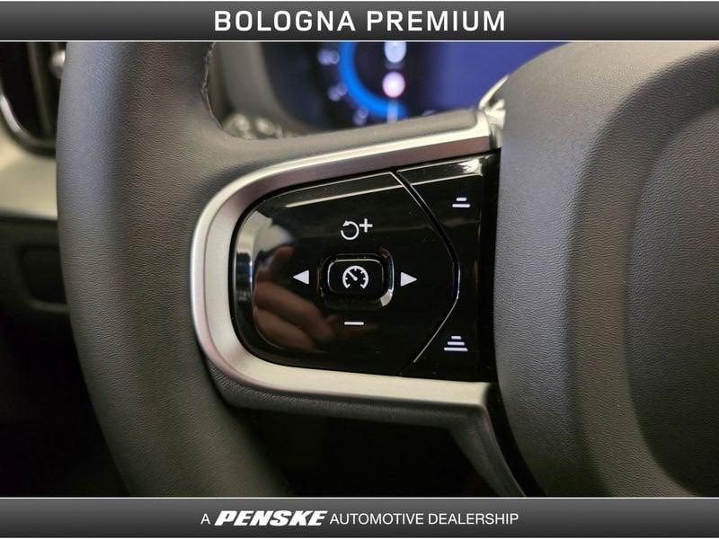 Volvo XC60 XC60 B5 AWD automatico Plus Dark