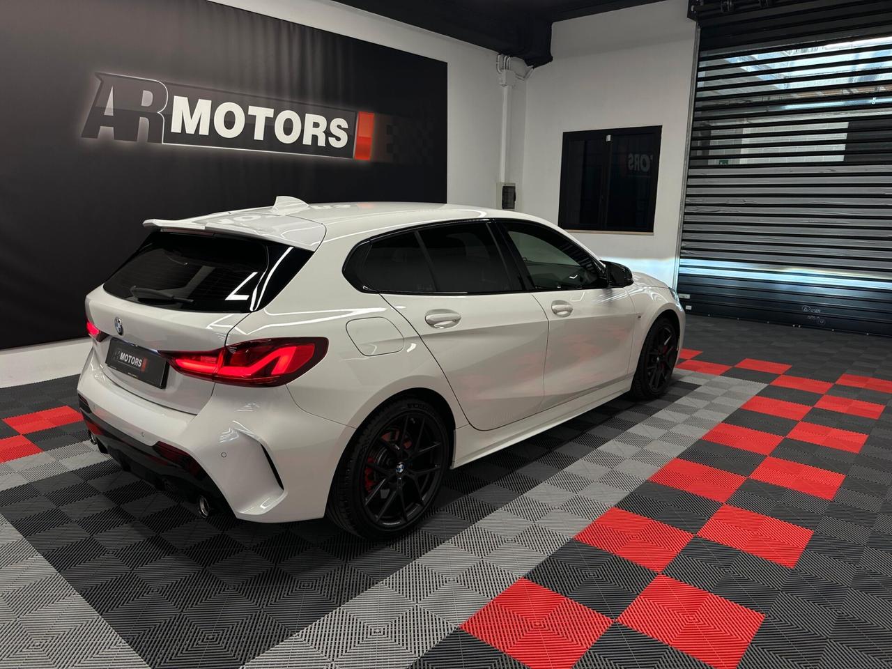Bmw 118 118d 5p. Msport