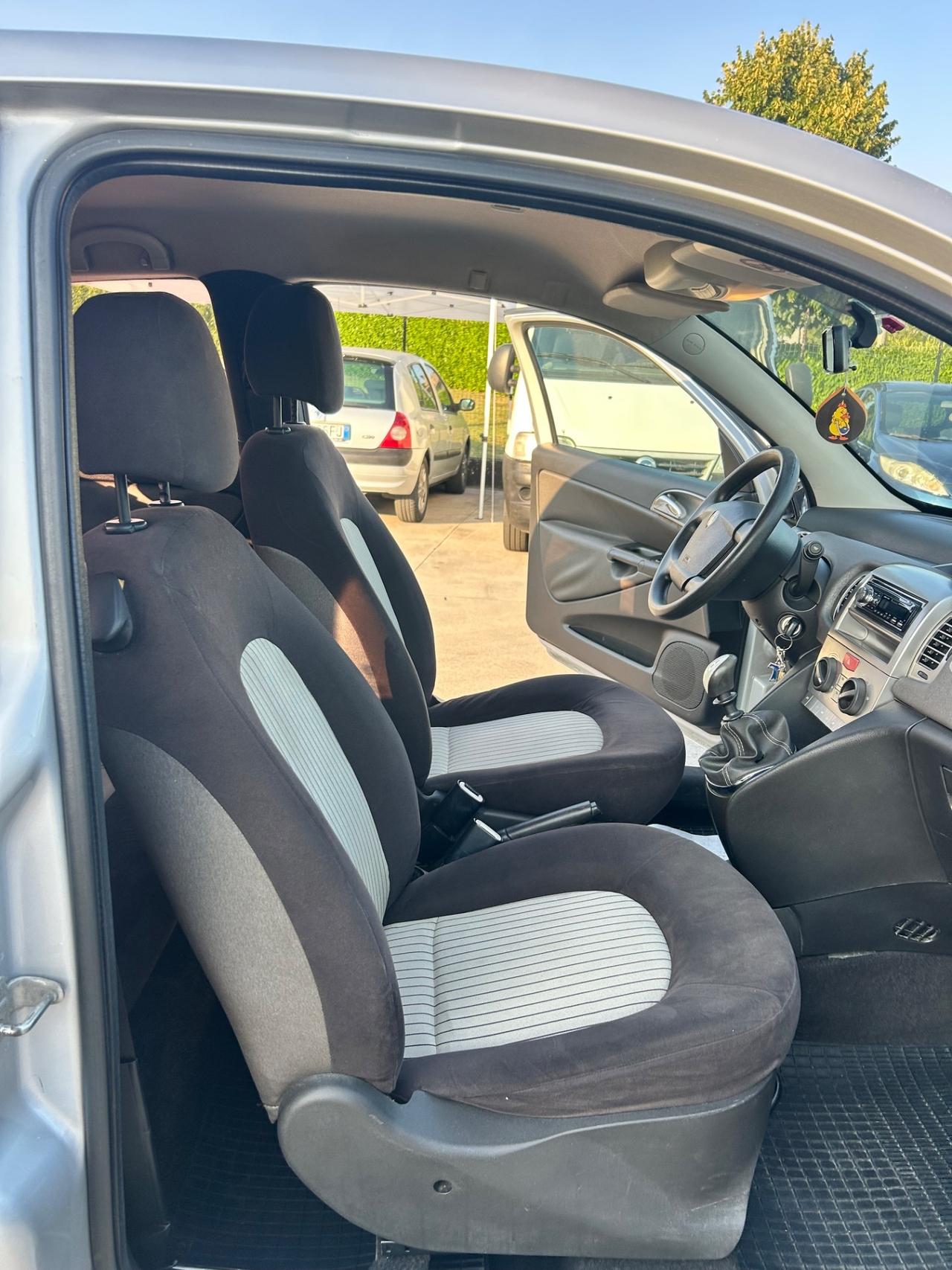 Lancia Ypsilon 1.2 Argento