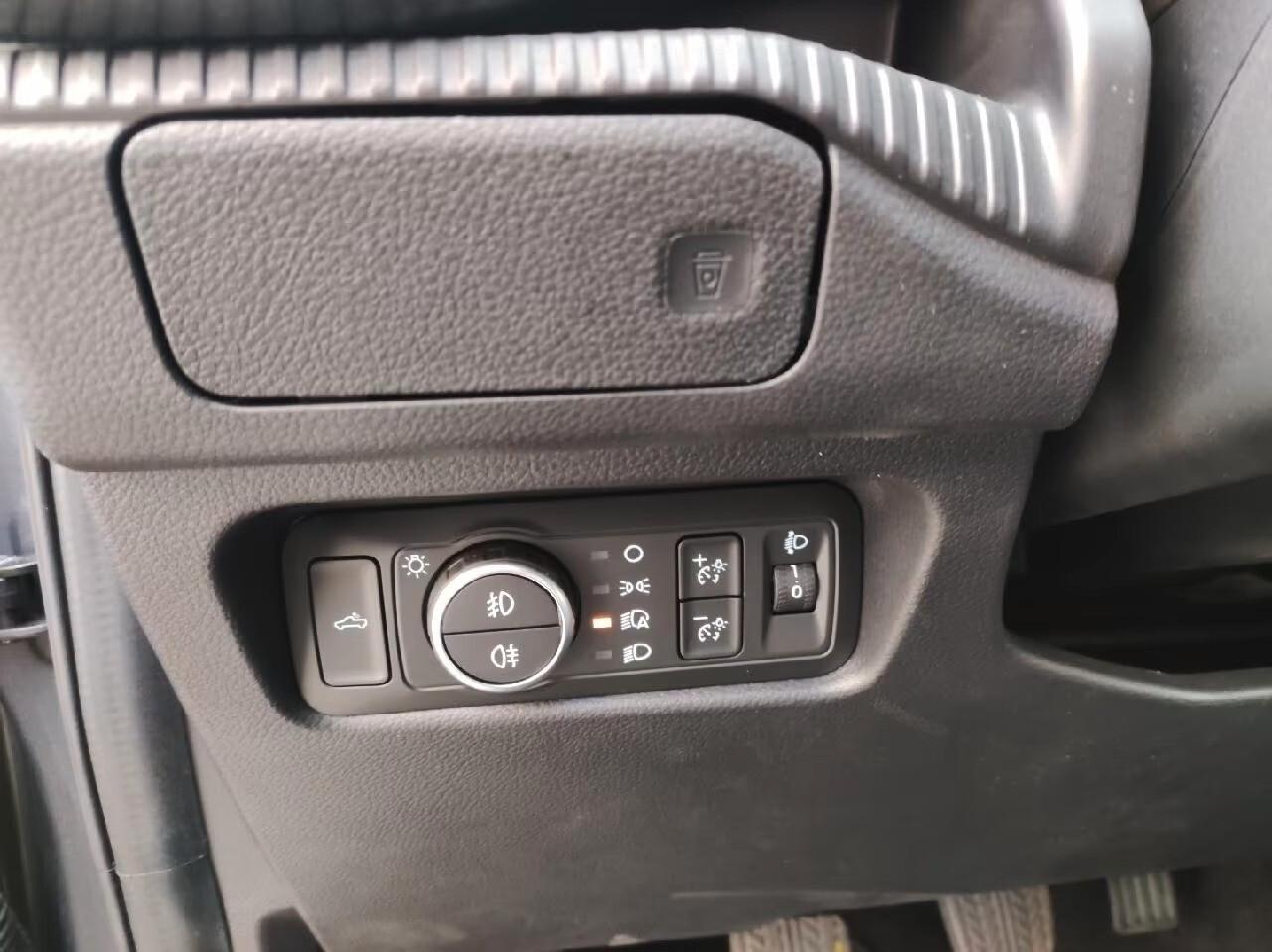 Ford Ranger 2.0 ECOBLUE DC Limited 5 posti
