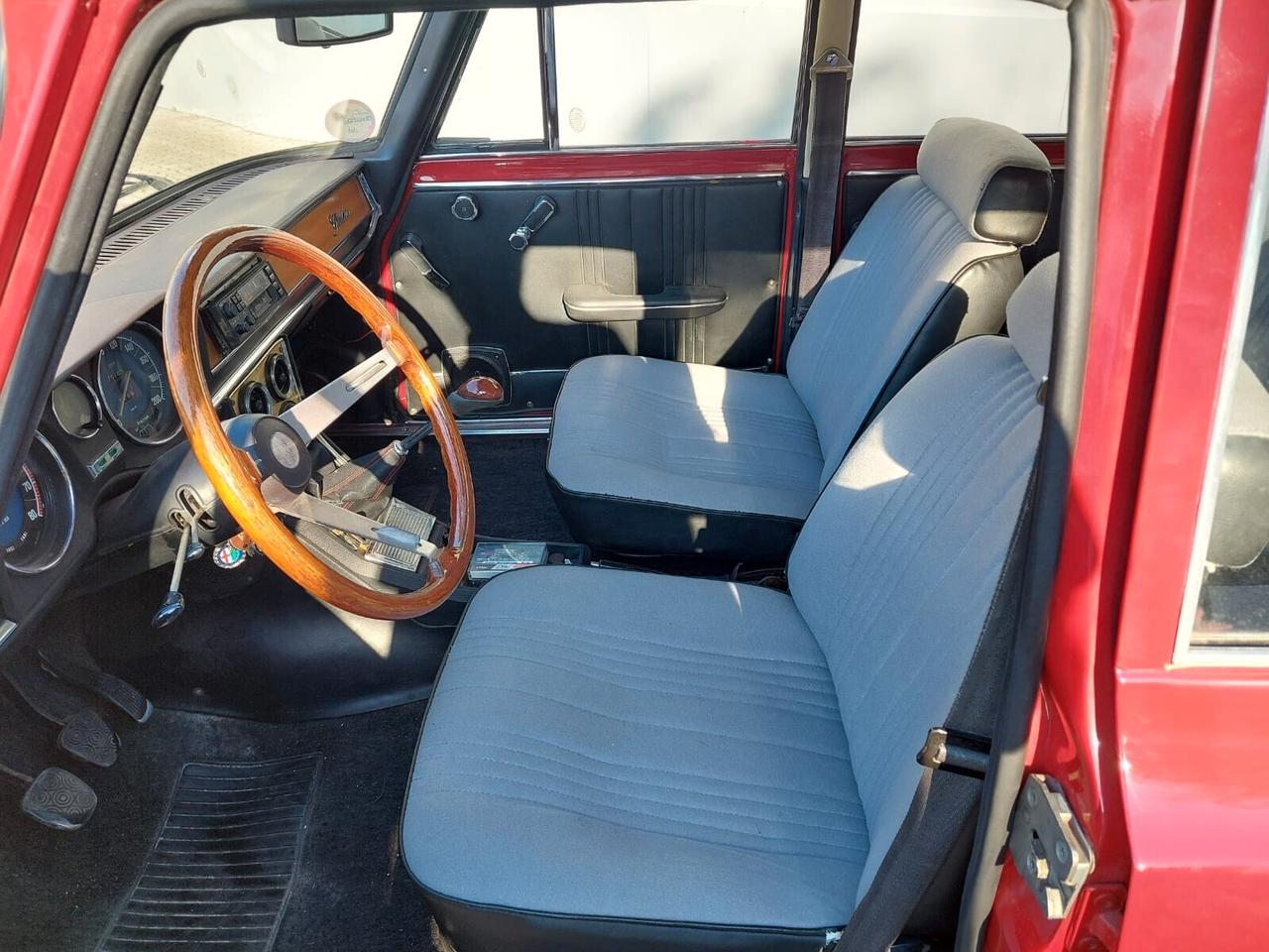 Alfa Romeo Giulia Nuova Super 1300
