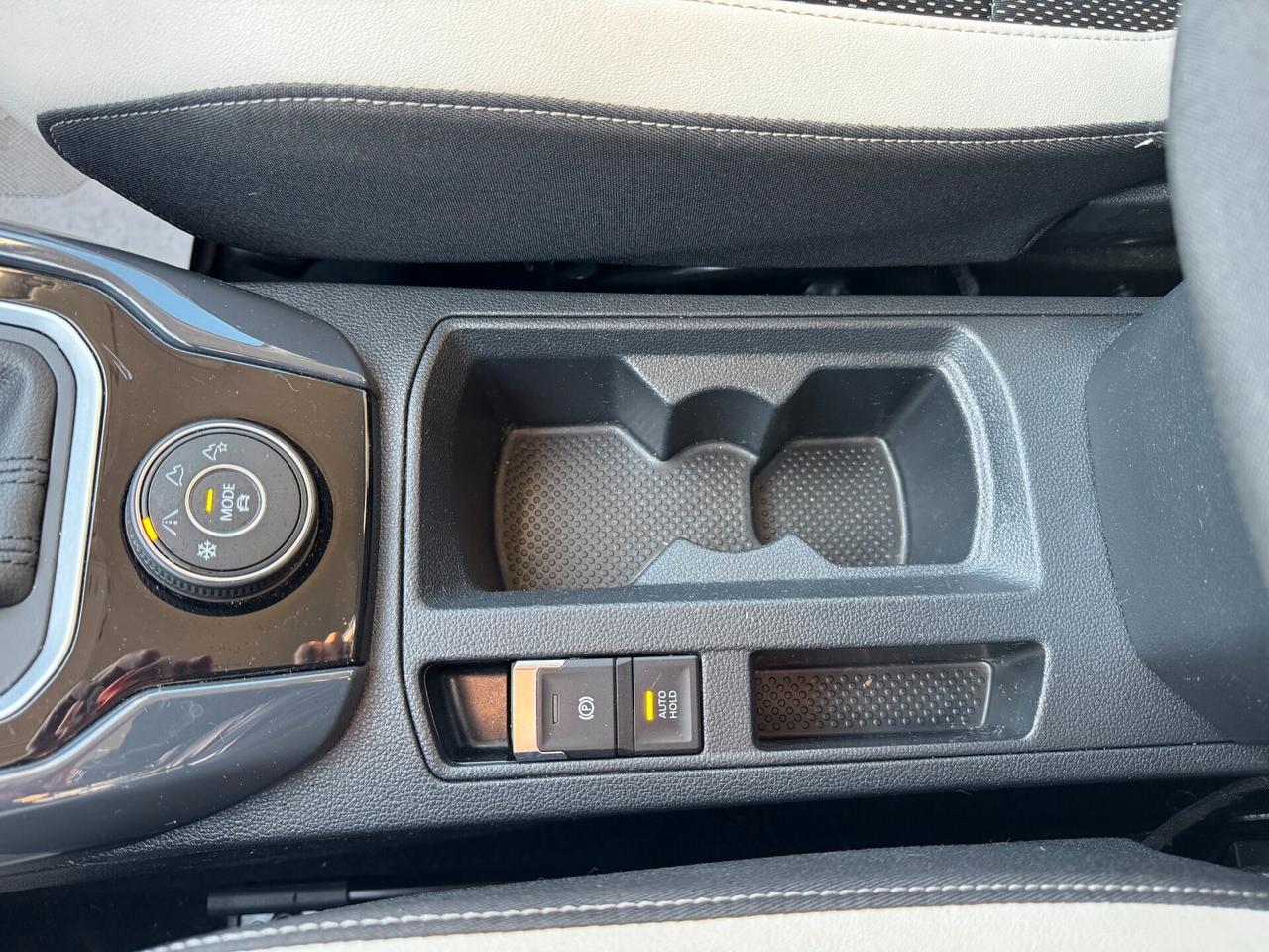 Volkswagen T-Roc 2.0TDI 150CV DSG 4x4 Adv. BlueM. Tech.