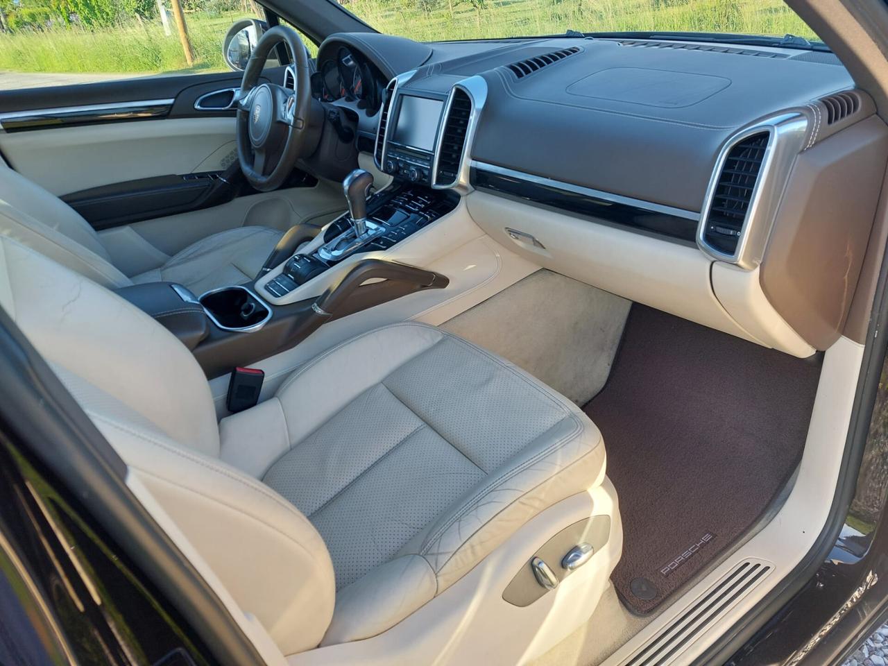 Porsche Cayenne 3.0 Diesel sport tetto apribile