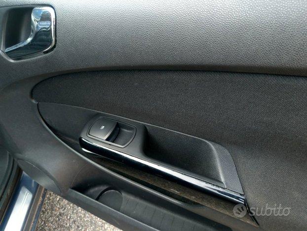 opel corsa benzina 1.2+ GPL