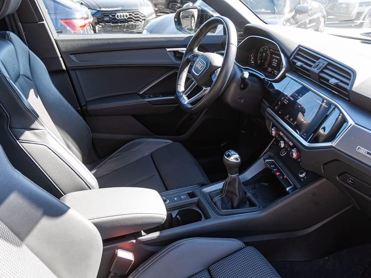 Audi Q3 35 TDI S line edition 150cv