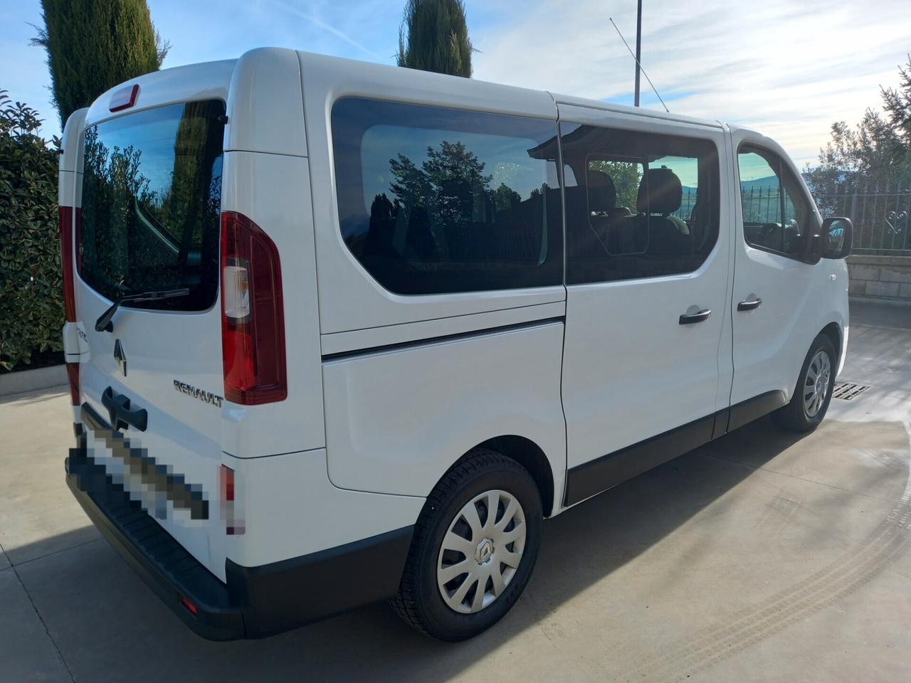 Renault Trafic T29 1.6 dCi 145CV 9 POSTI