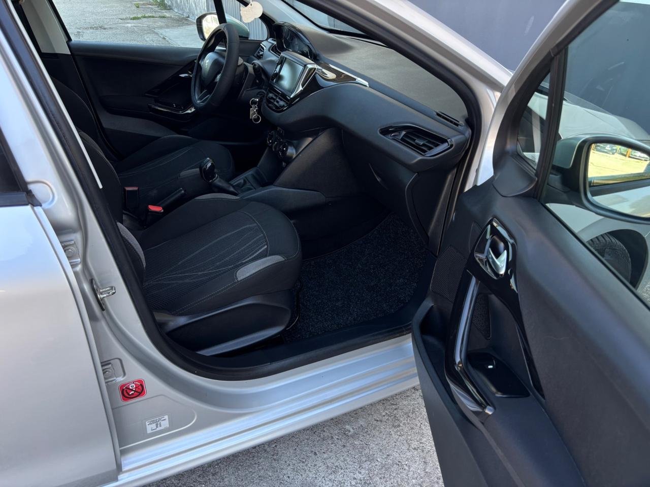 Peugeot 208 1.4 HDi. Neopatentati.Garanzia 12mesi