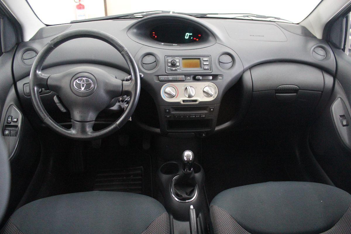 TOYOTA - Yaris - 16V 5 porte '03