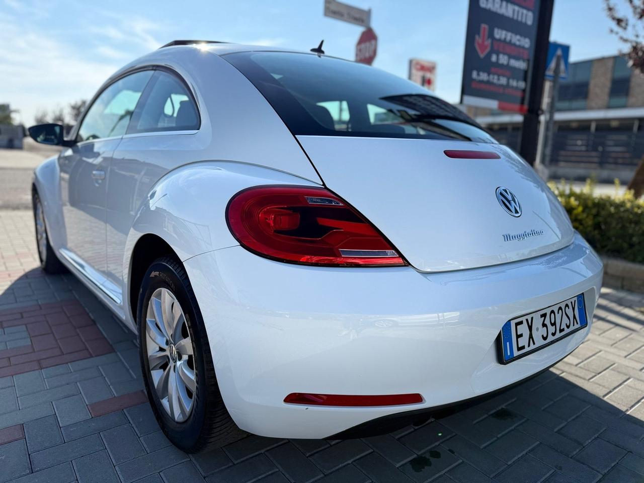 Volkswagen Maggiolino 1.6TDI 105CV TETTO APRIBILE