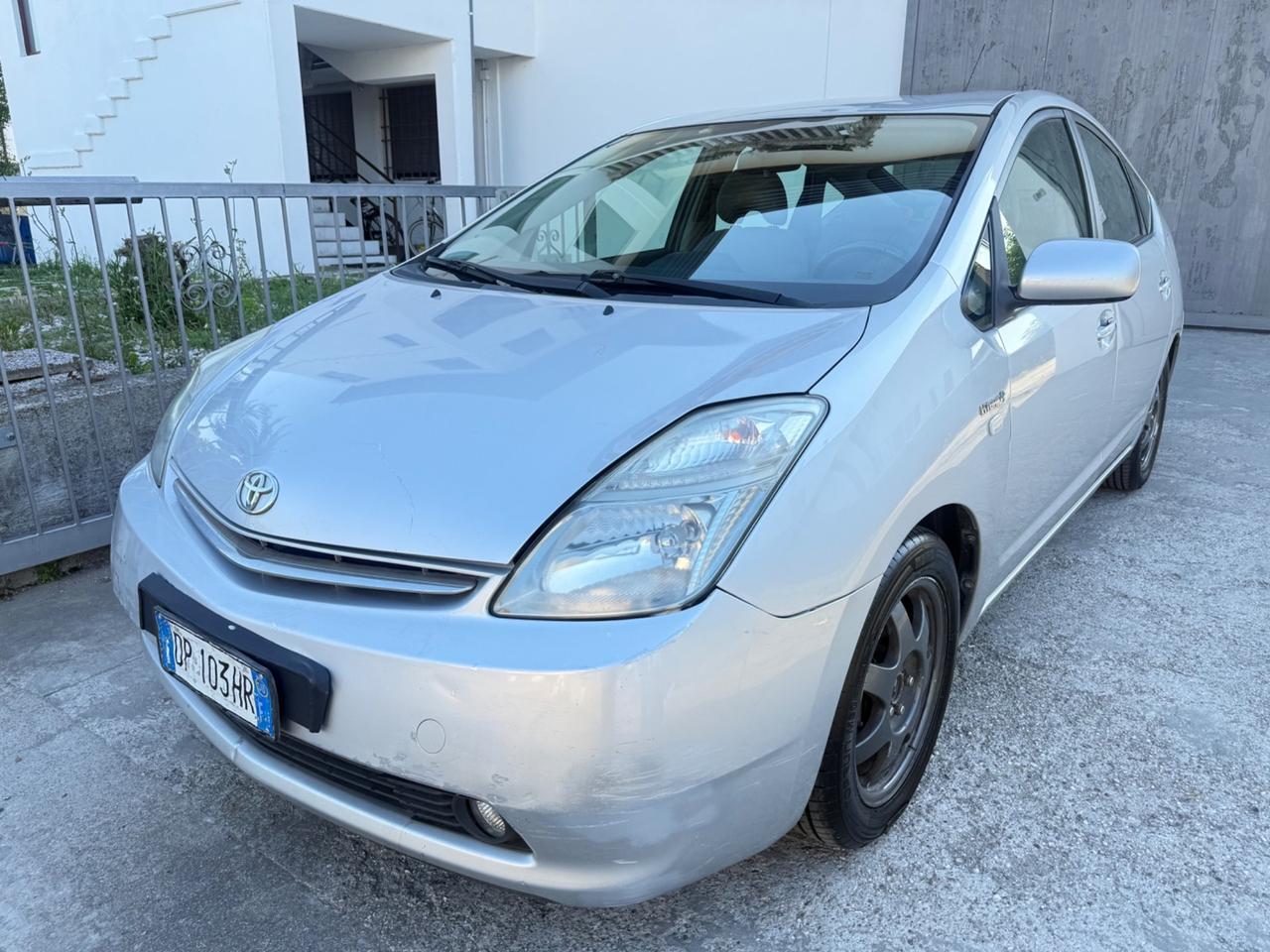 Toyota Prius 1.5 HYBRID 5P. POCHI KM 2008 NEOPAT