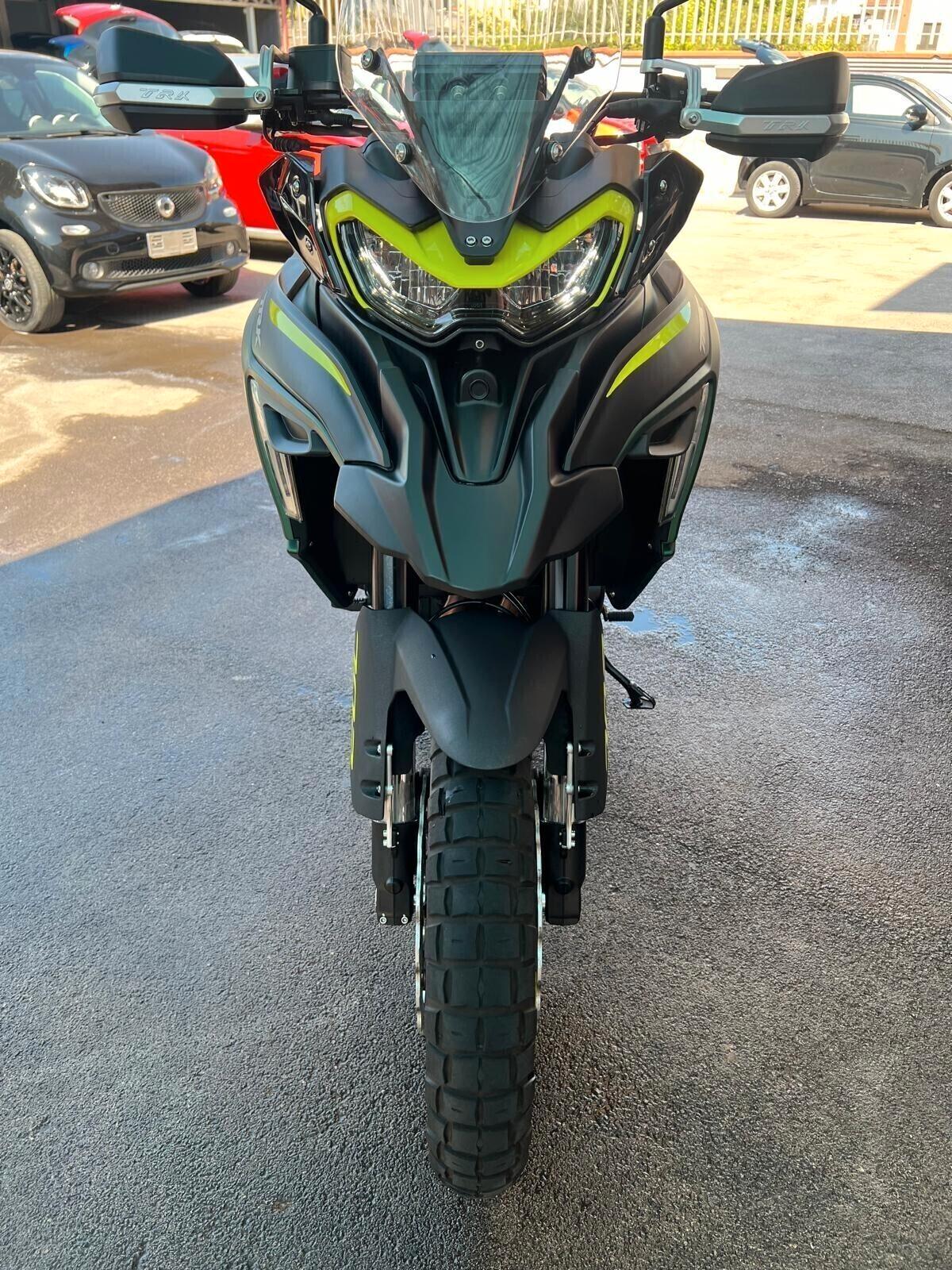 Benelli TRK 702 X TOURING