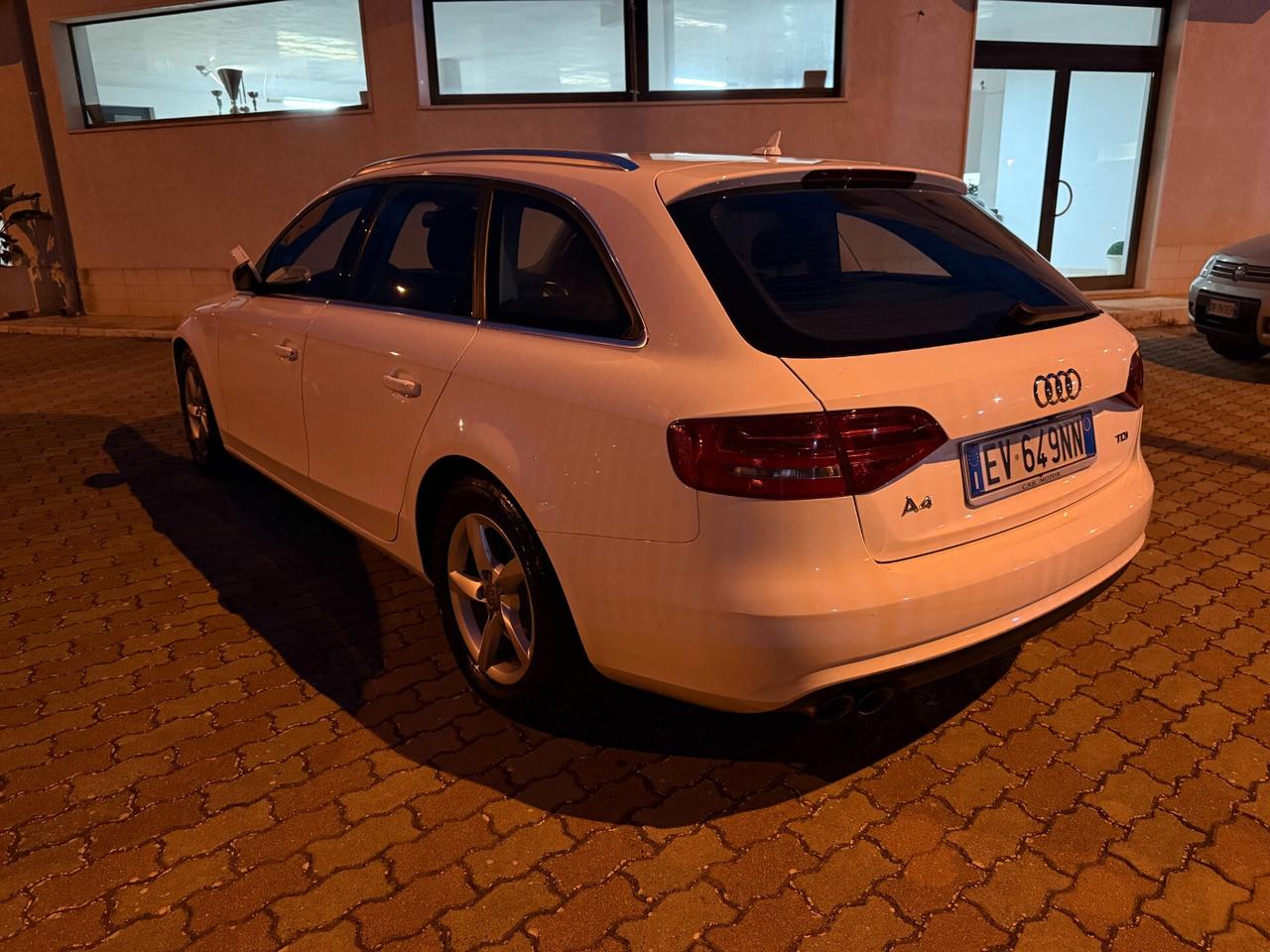 Audi A4 Avant 2.0 TDI ultra 136CV Business
