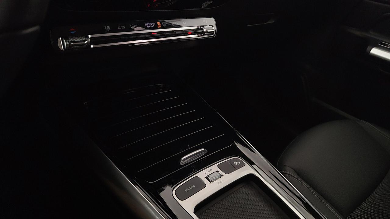 Mercedes-Benz GLA 180 d Progressive Advanced auto