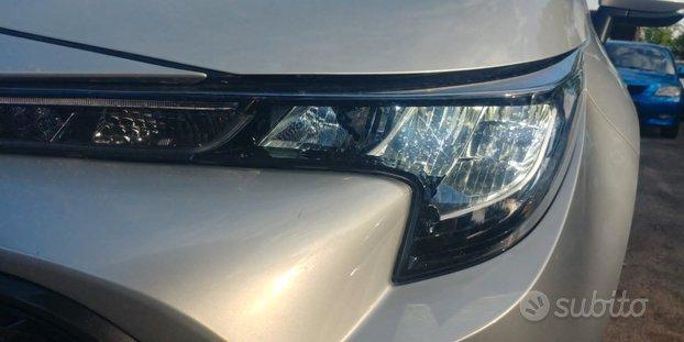 TOYOTA COROLLA HBRID 98cv NEO PATENTATI APPLE CAR PLAY BLUETOOTH CRUISE CERCHI MULTIFUNZIONE