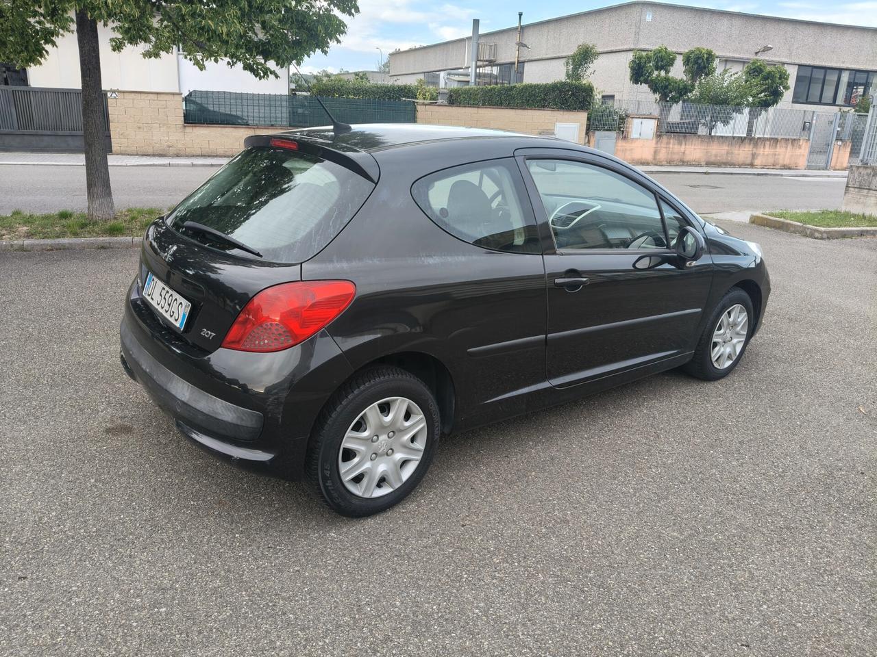 Peugeot 207 1.4 3 porte PER NEOPATENTATI