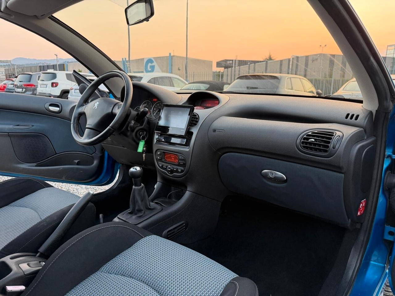 Peugeot 206 1.6 16V CABRIO