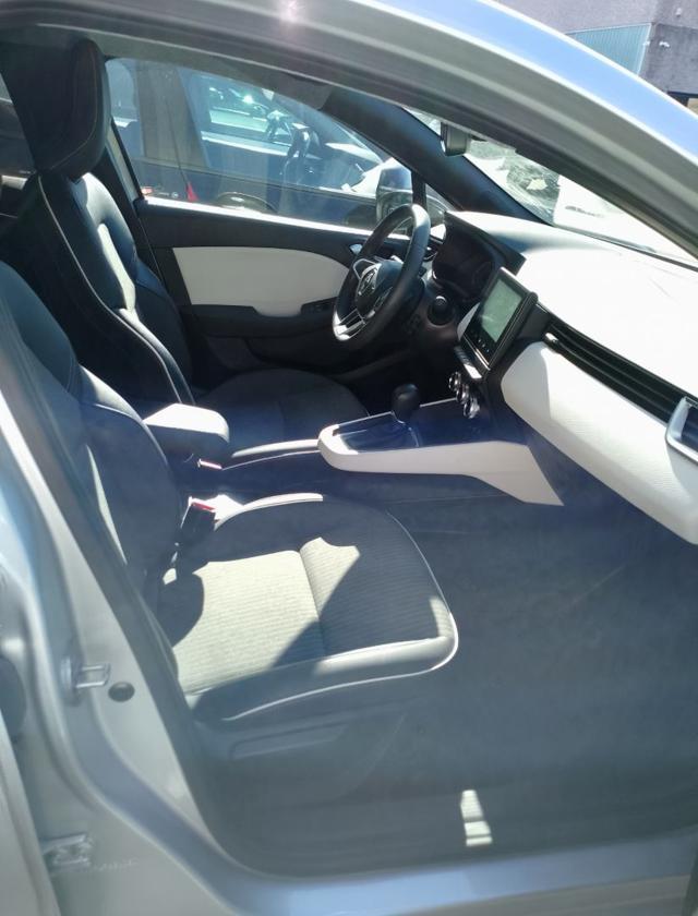 RENAULT Clio Hybrid E-Tech 5 porte