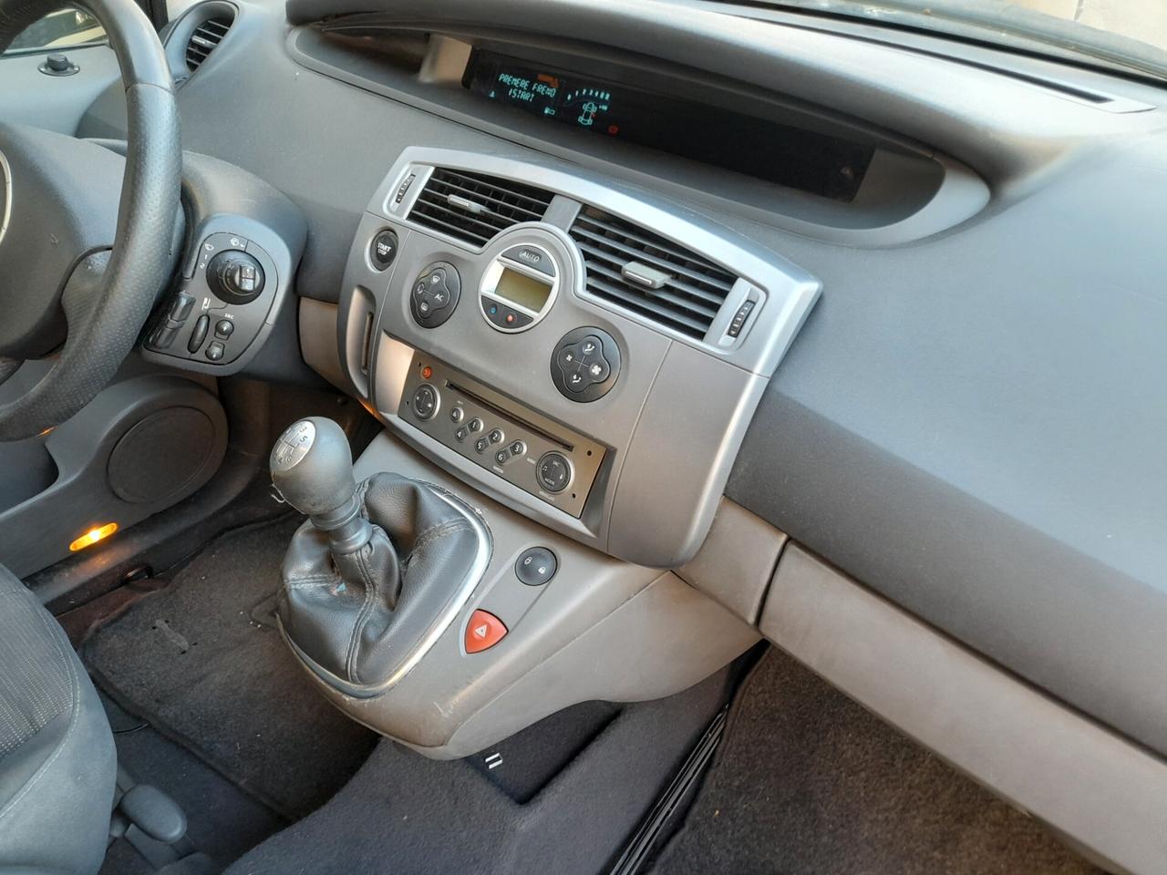 Renault Scenic Scénic 1.5 dCi/105CV Dynamique