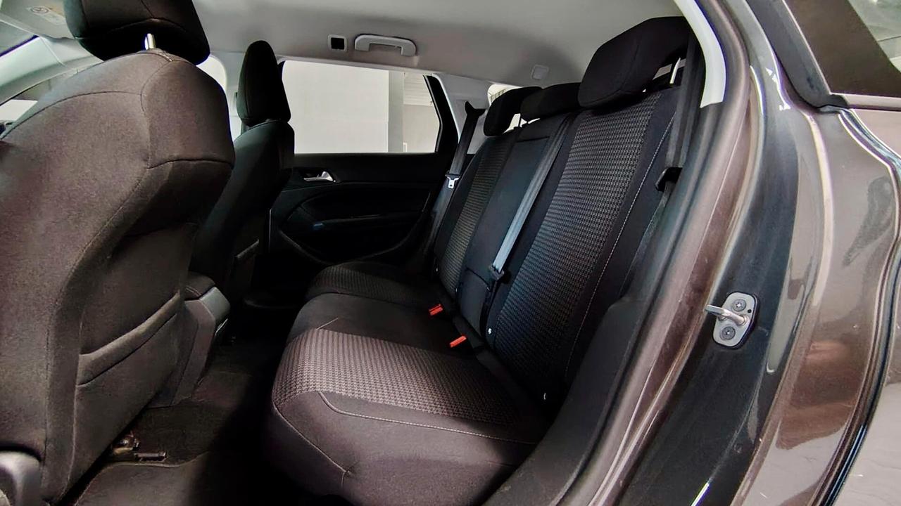 PEUGEOT 308 1.5 BLUEHDI ALLURE PACK 130CV - CAR PLAY, NEOPATENTATI