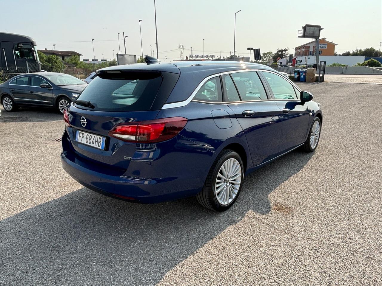 Opel Astra 1.6 CDTi Sports Tourer Innovation - 2018