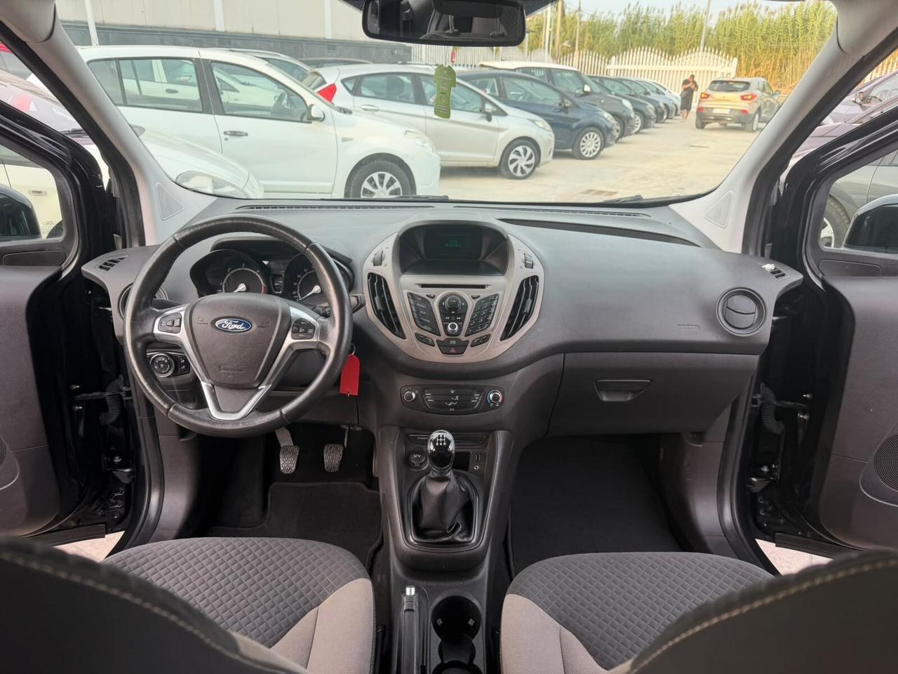 Ford Tourneo Courier 1.5 TDCI 75 CV Titanium