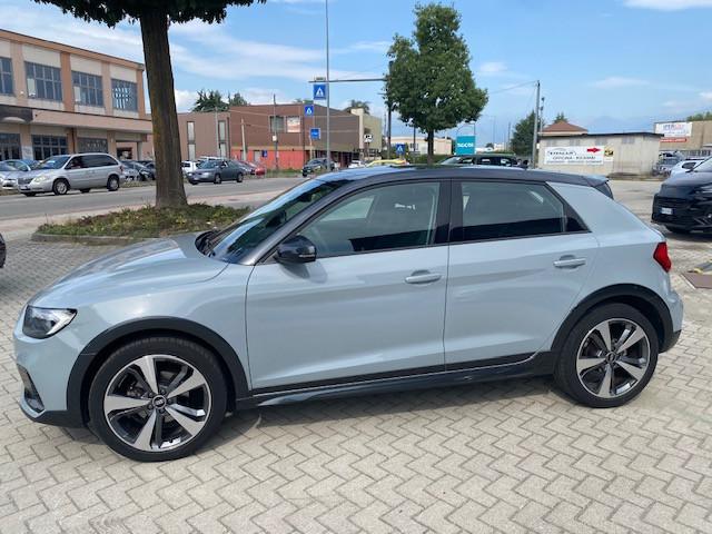 Audi A1 Citycarver 1.0 Identity Contrast 110cv s-tronic Occasione!