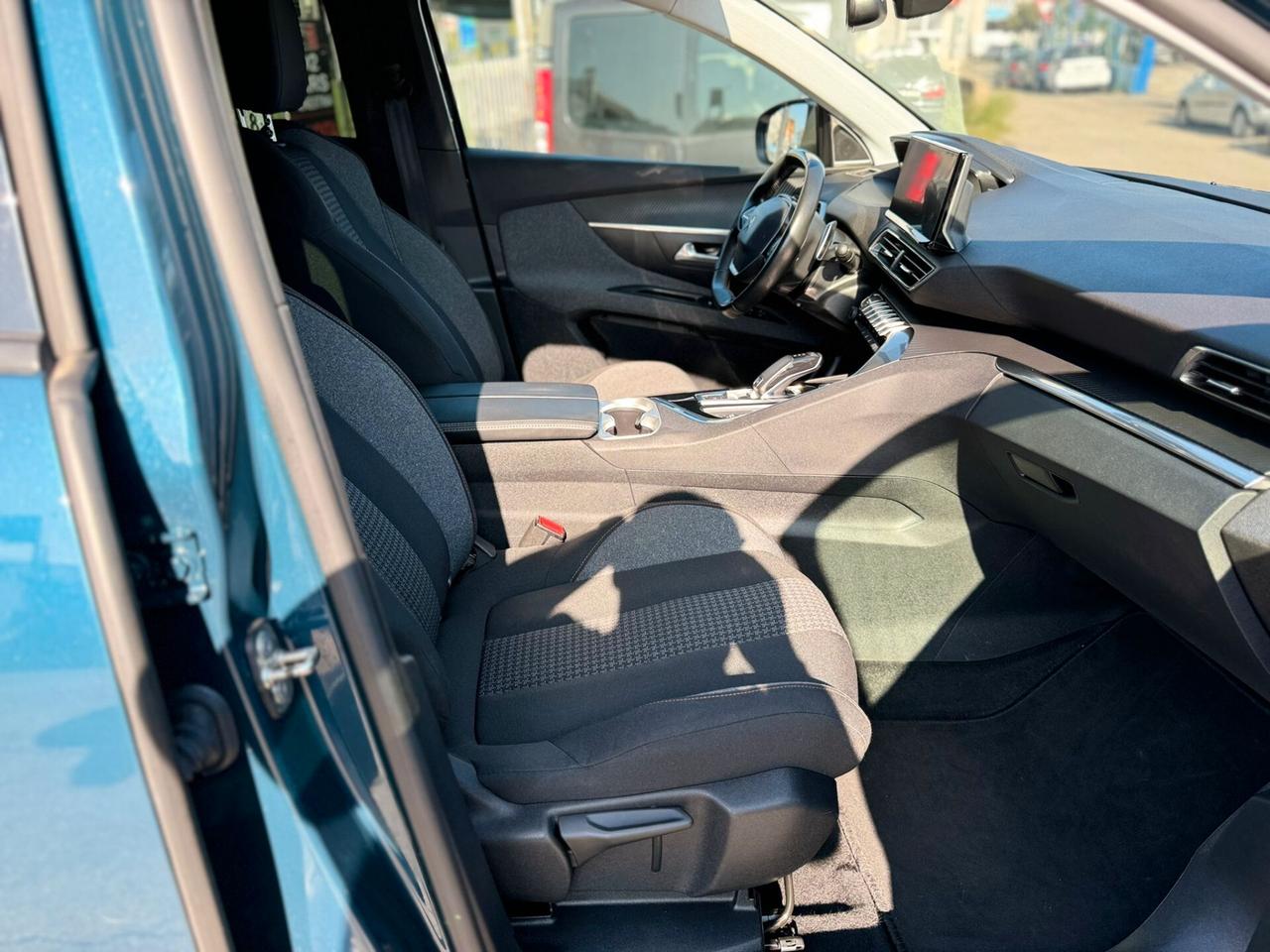 PEUGEOT 3008 1.5 131CV EAT8 GARANZIA 12 MESI PERMUTE POSSIBILITA DI FINANZIAMENTO IN SEDE