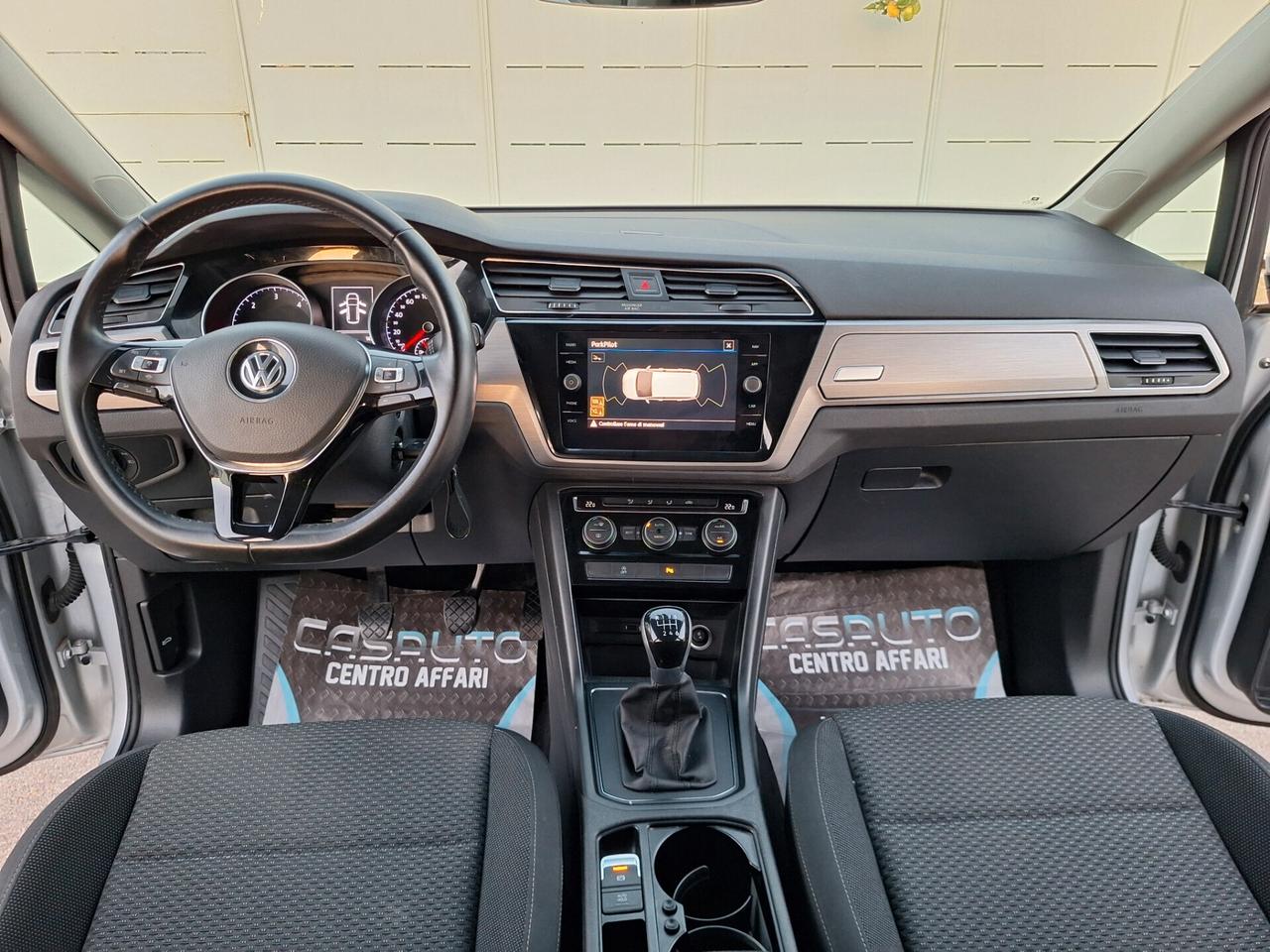 Volkswagen Touran 2.0 TDI 150cv Business NAV+RETROCAM. 2019