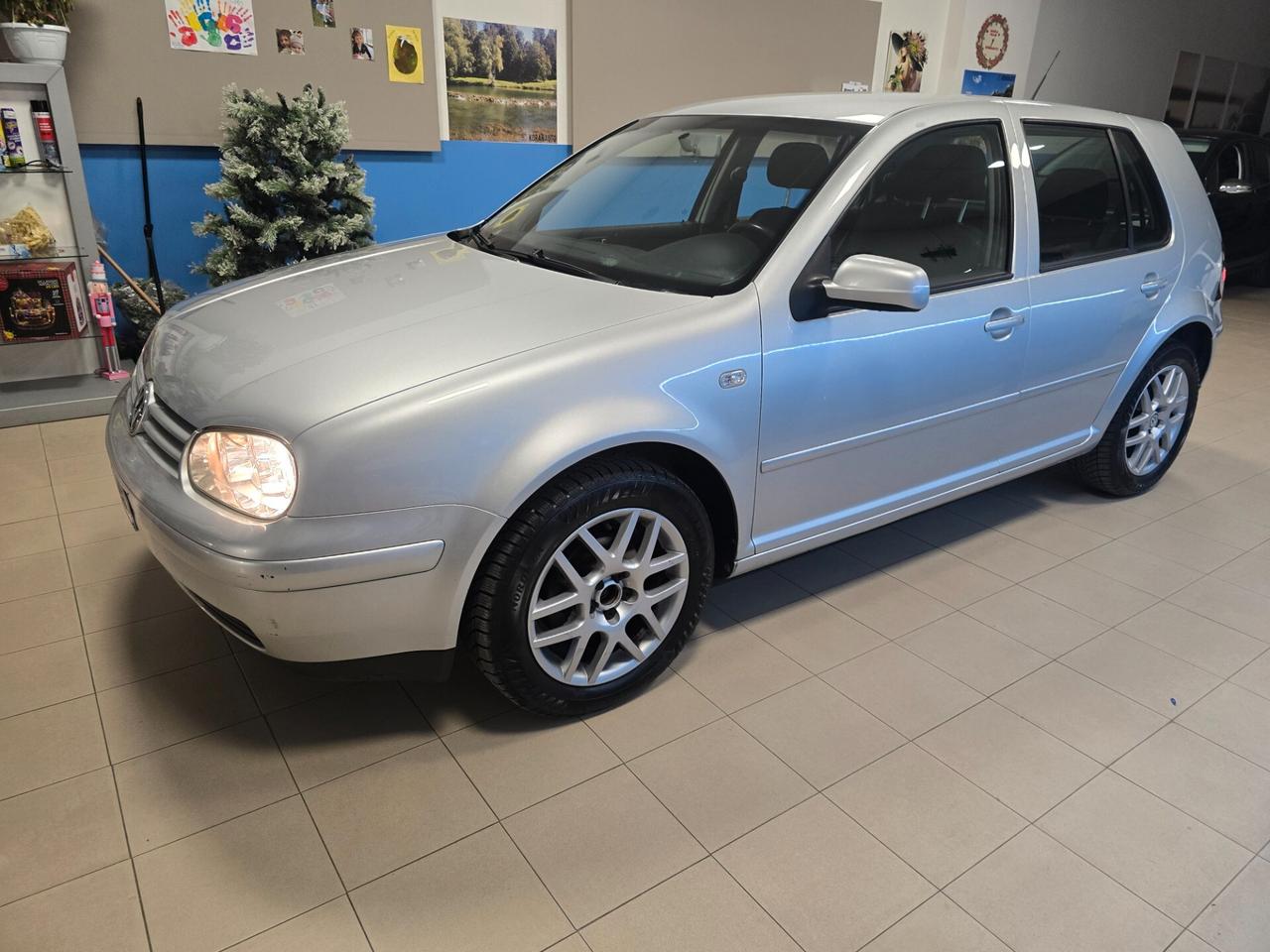 Volkswagen Golf 1.6 16V FSI 3p. Comfortline