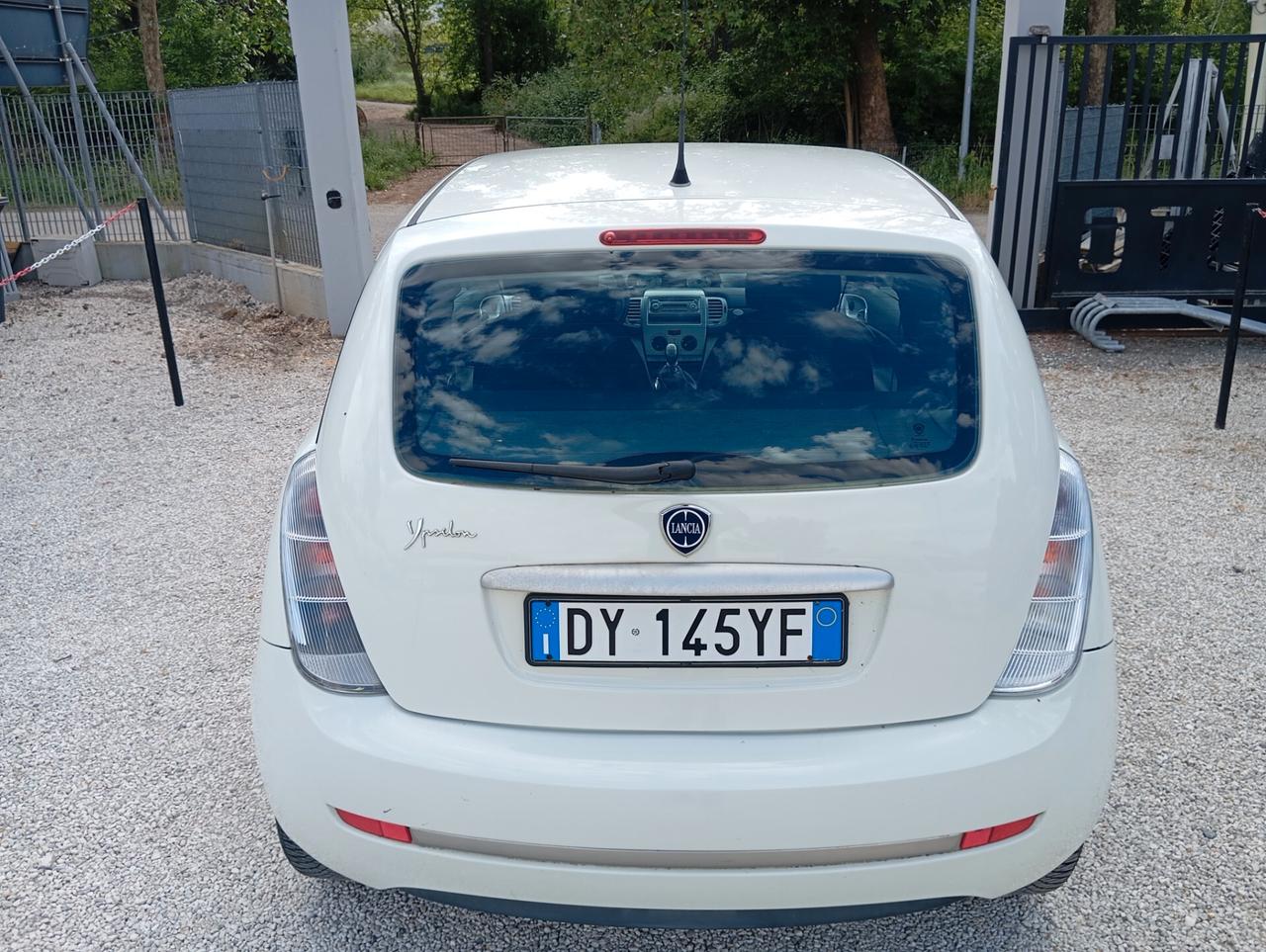 Lancia Ypsilon 1.4 Argento Ecochic GPL
